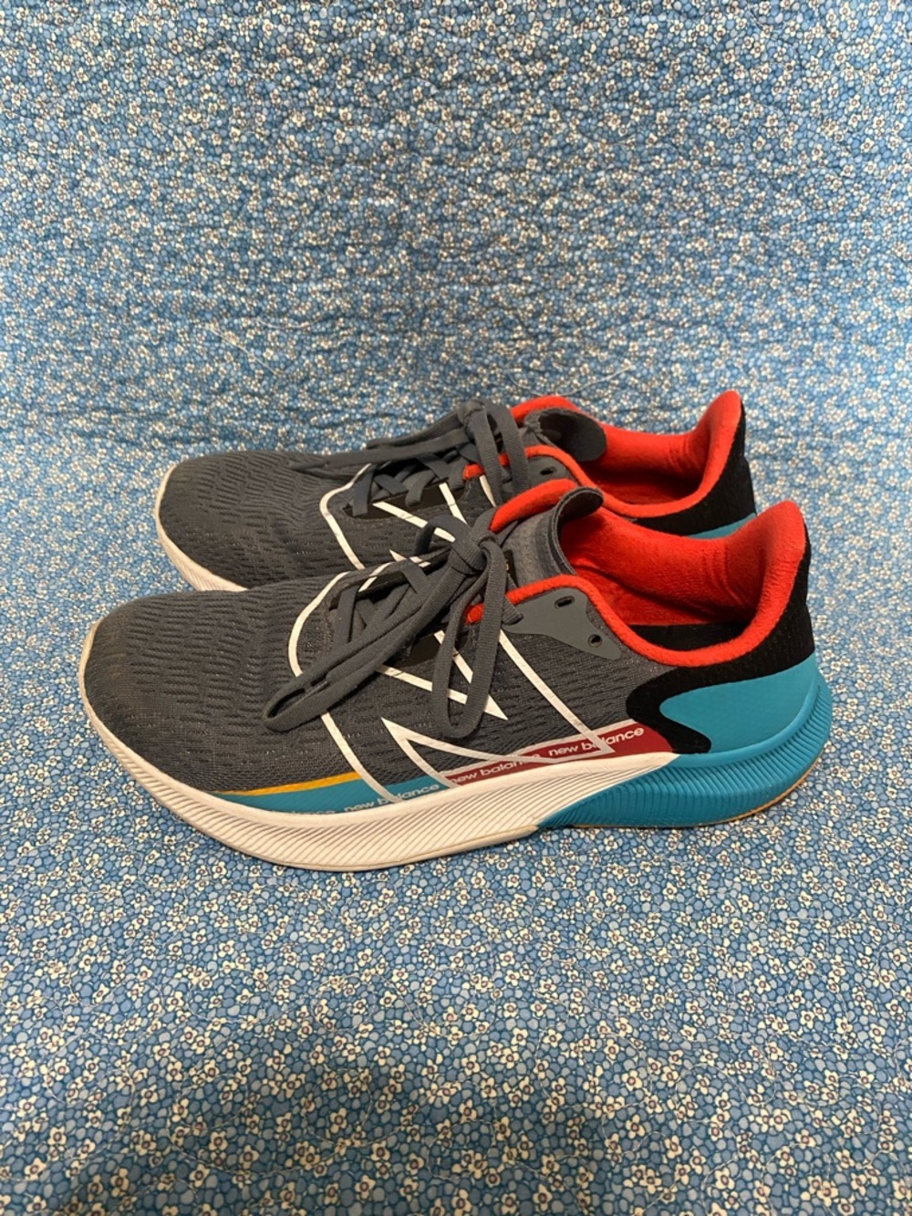 New Balance FuelCell Propel Gray Running Sneakers with Teal blue and Red Accents - Picture 3 of 10